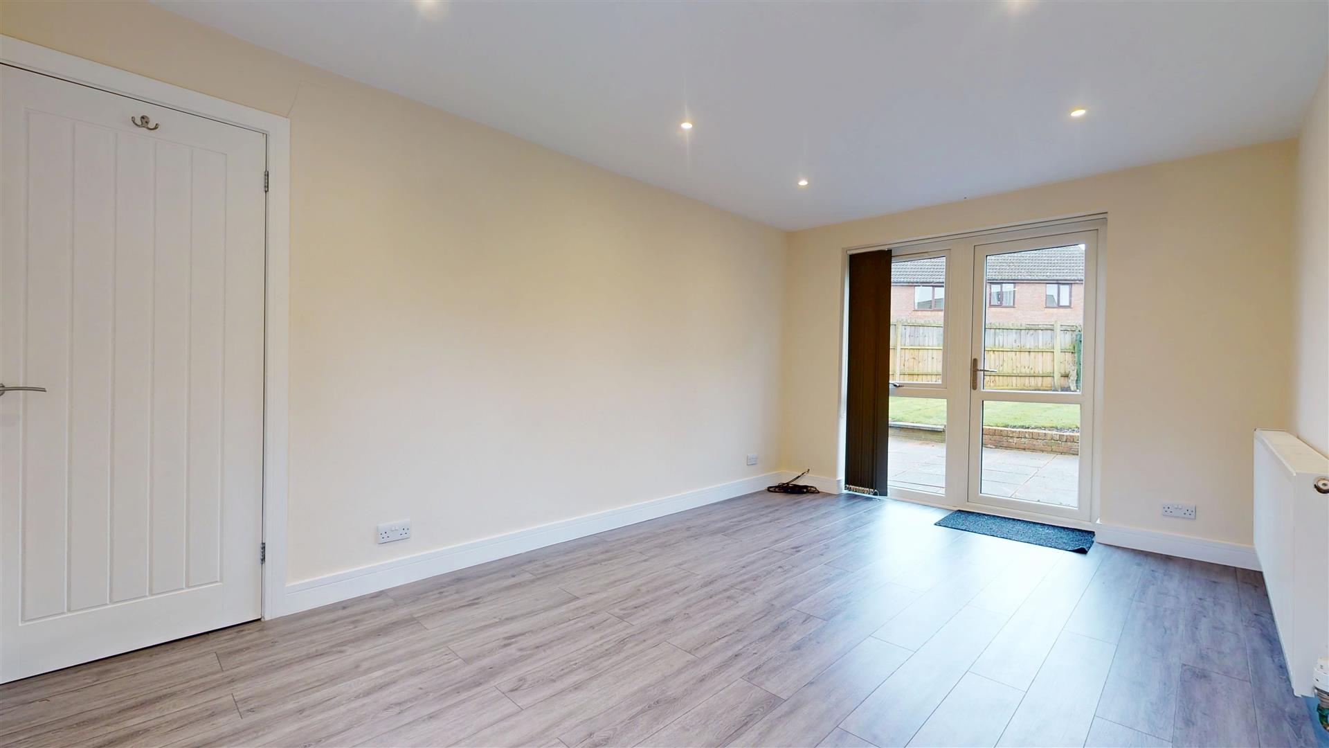 2 bed property in Lynott Close, Milton Keynes